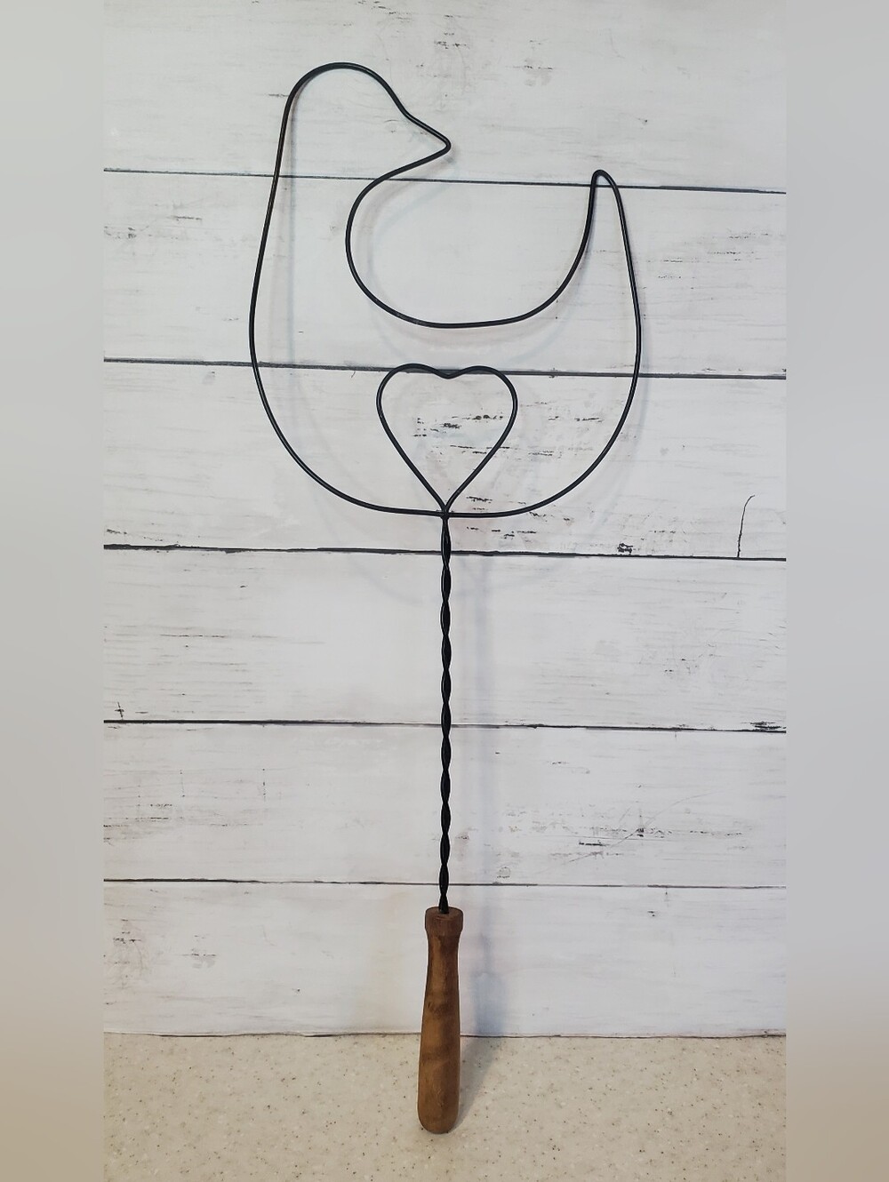 Vintage Goose Rug Beater Wire Farmhouse Decor Wood Handle Cottagecore 19.5"
